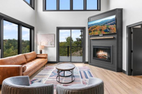 The Cozy Nook - NEW Luxurious Modern Retreat Cabin with Hot Tub, Game Room, Grill, Views - Close to Everything!